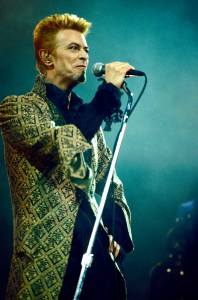 David Bowie on stage for David Bowie Dissonance Tour, Brendan Byrne Arena, East Rutherford, NJ September 27, 1995. Photo By: Kristin Callahan/Everett Collection