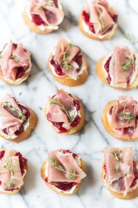 15 Easy, Elegant Appetizer Ideas for Your Oscars Viewing Party: Cranberry Prosciutto Crostini