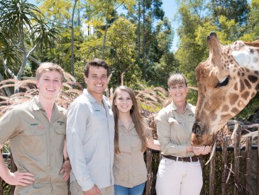 Robert Irwin, Chandler Powell, Bindi Irwin, and Terri Irwin