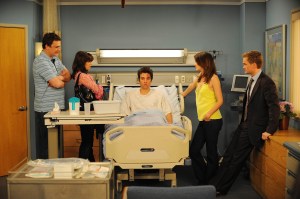 HOW I MET YOUR MOTHER, (from left): Jason Segal, Alyson Hannigan, Josh Radnor, Cobie Smulders, Neil Patrick Harris, 'The Leap', (Season 4, ep. 424, airing May 18, 2009), 2005-. photo: Ron Jaffe / © CBS / Courtesy Everett Collection