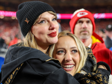 Taylor Swift & Brittany Mahomes